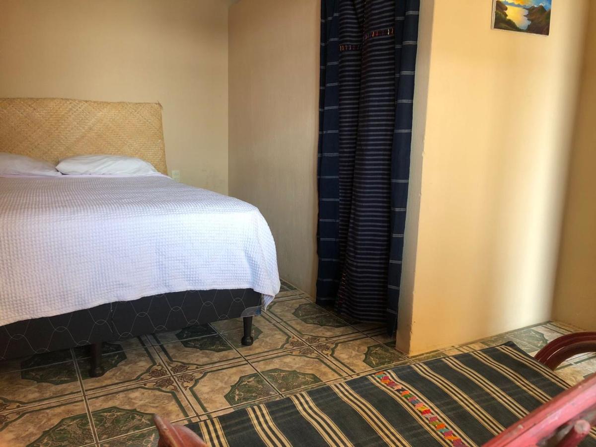Kawoq Guesthouse Сан Педро Ла Лагуна Екстериор снимка